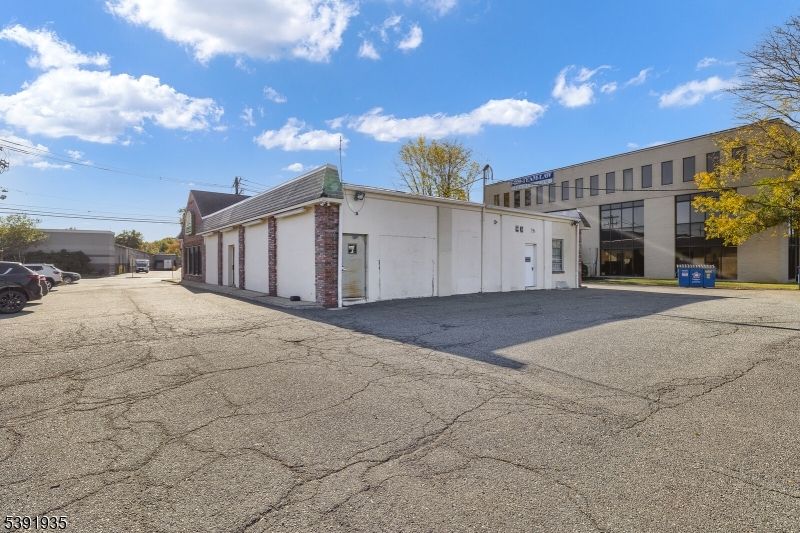 Detached Garage, Exterior