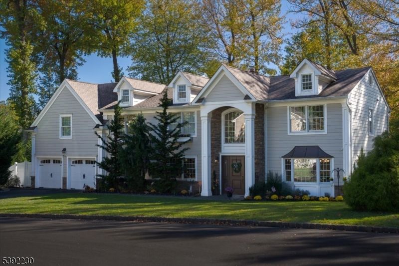 Attached, Exterior, Facade, Georgian