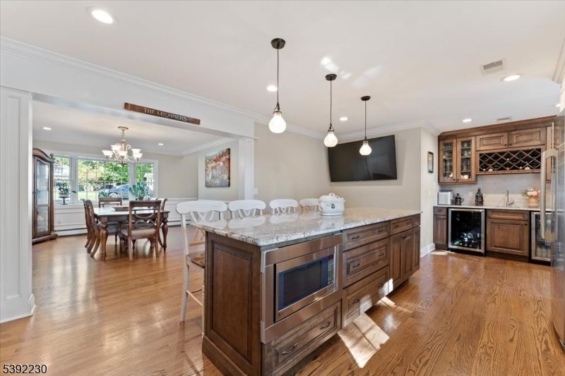 Chandelier, Dining room, Interior, Kitchen, Pendant Lights, Recessed Lighting, Wood Texture Flooring