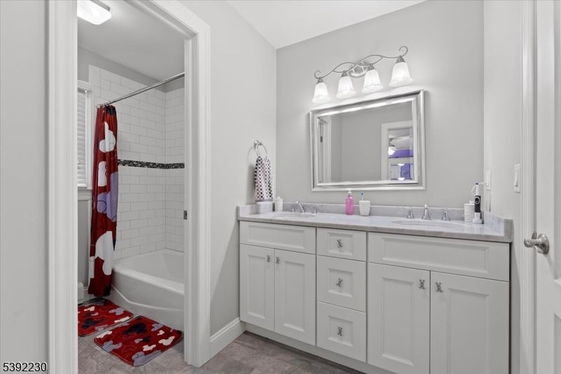 Bathroom, Dual Sink Vanities, Interior