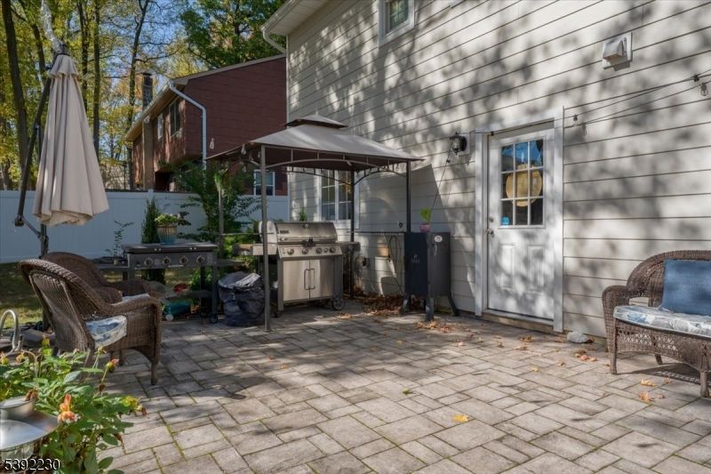 Exterior, Outdoor Kitchen