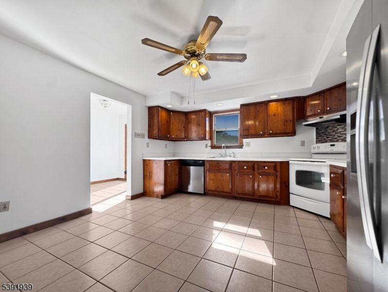 Interior, Kitchen, Stainless Steel Appliances