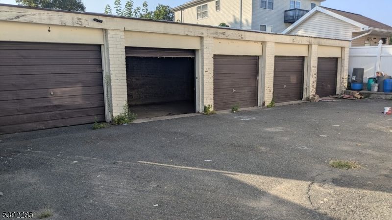 Detached Garage, Exterior