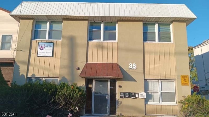 Exterior, Facade, Georgian