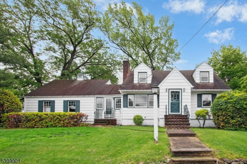 Exterior, Facade, Cape Cod