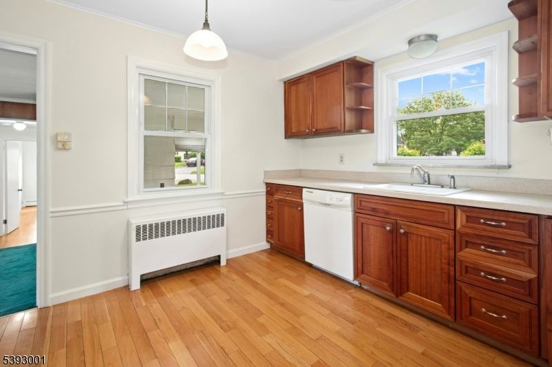 Interior, Kitchen, Pendant Lights, Wood Texture Flooring