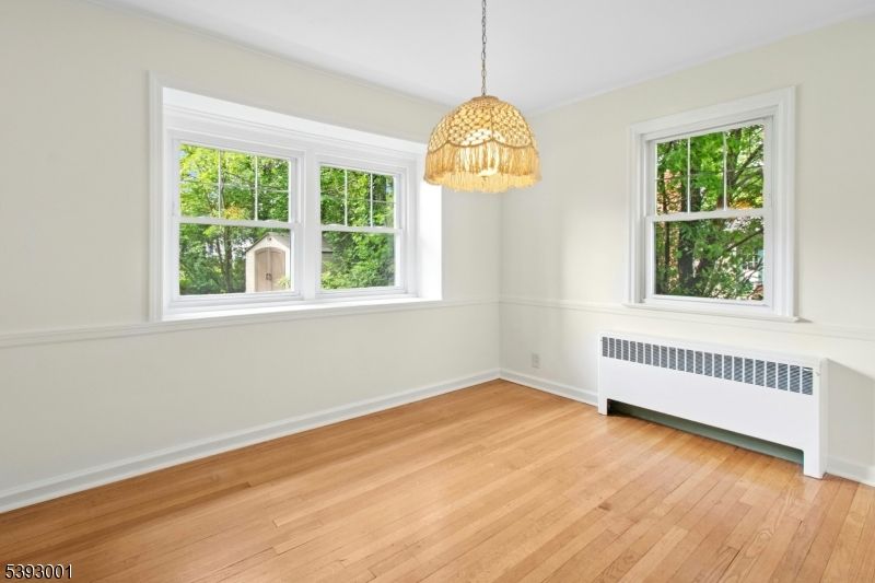 Empty room, Interior, Pendant Lights, Wood Texture Flooring