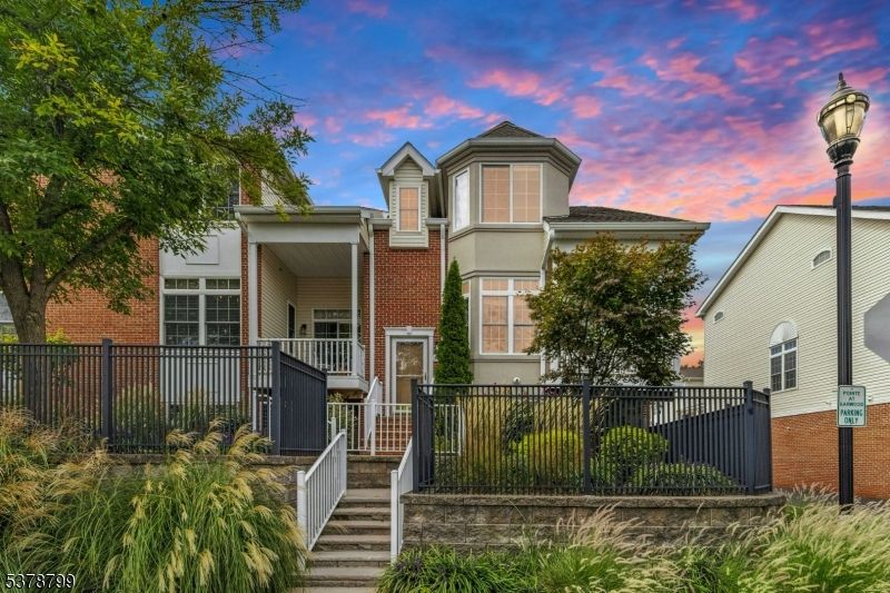 Exterior, Facade, Brick Facade, Rowhouse