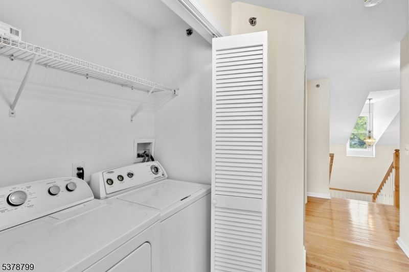 Interior, Utility Closets, Washer, Wood Texture Flooring