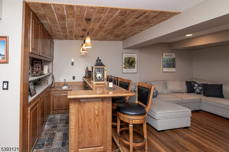 Dining room, Interior, Living room, Pendant Lights, Recessed Lighting, Wooden Ceilings, Wood Texture Flooring