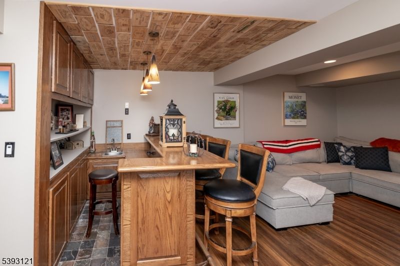 Interior, Living room, Pendant Lights, Recessed Lighting, Wooden Ceilings, Wood Texture Flooring