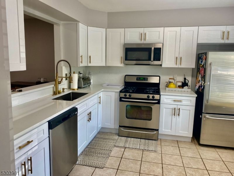Interior, Kitchen, Stainless Steel Appliances