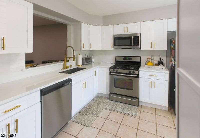 Interior, Kitchen, Stainless Steel Appliances