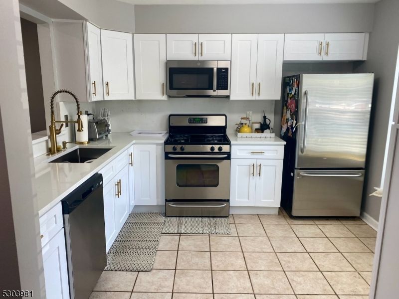 Interior, Kitchen, Stainless Steel Appliances
