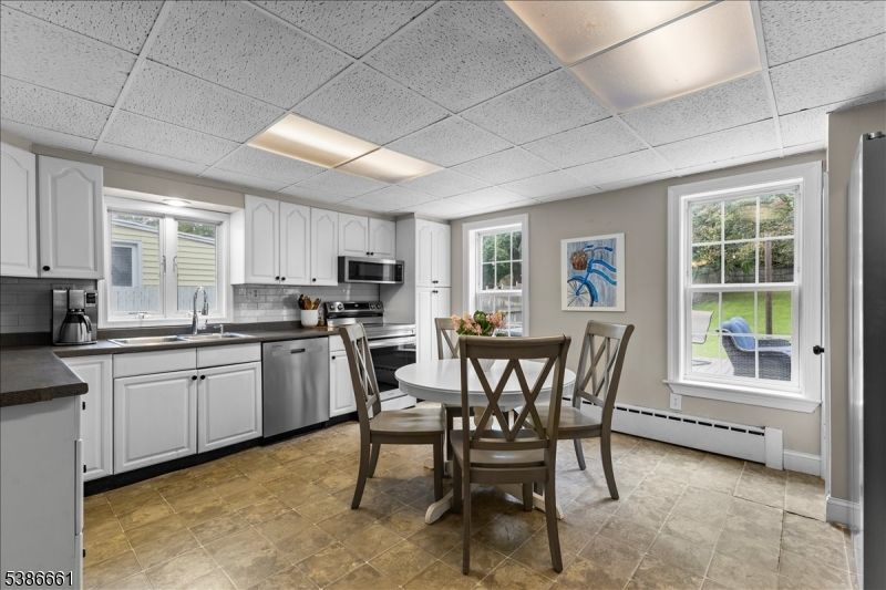Dining room, Interior, Kitchen, Recessed Lighting, Stainless Steel Appliances