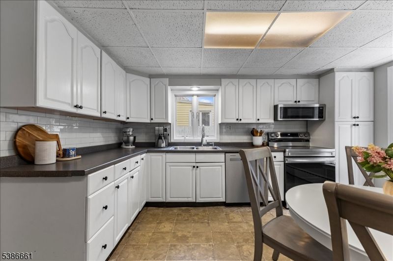 Interior, Kitchen, Stainless Steel Appliances
