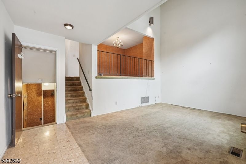 Chandelier, Empty room, Interior, Recessed Lighting