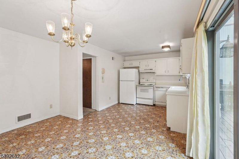 Chandelier, Interior, Kitchen, Washer