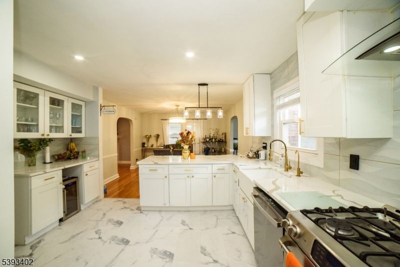 Interior, Kitchen, Marble, Pendant Lights, Recessed Lighting