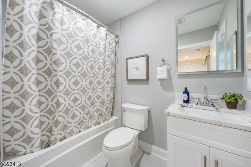 Bathroom, Interior, Marble, Recessed Lighting