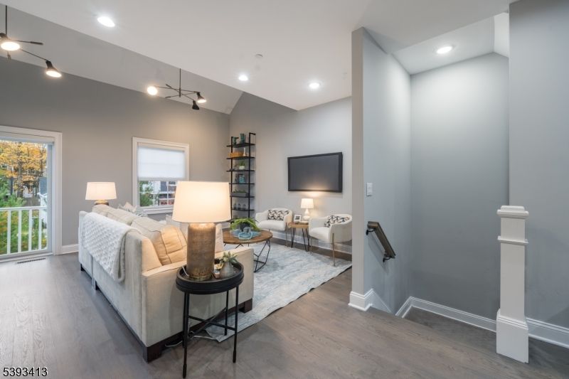 Interior, Living room, Recessed Lighting, Wood Texture Flooring