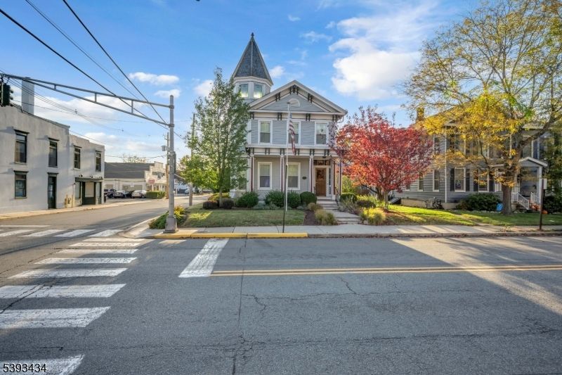 Exterior, Facade, Queen Anne Victorian