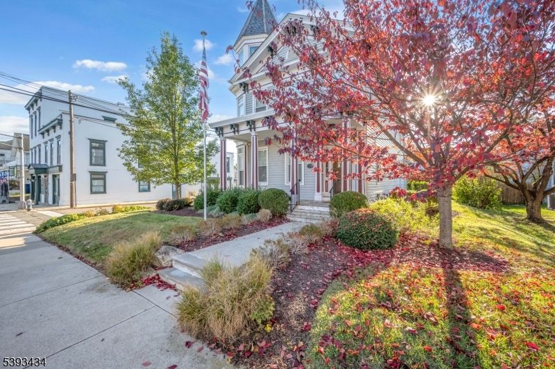Exterior, Facade, Queen Anne Victorian