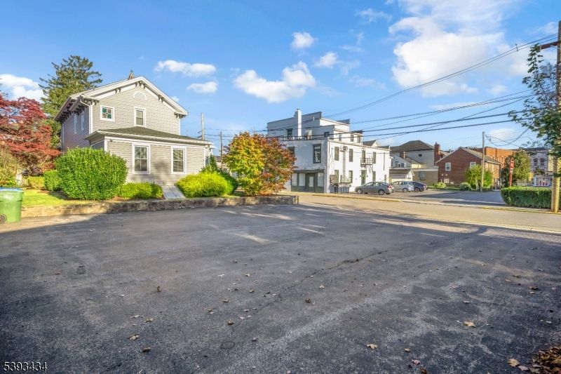 Exterior, Facade, Queen Anne Victorian