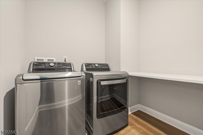 Interior, Washer, Wood Texture Flooring