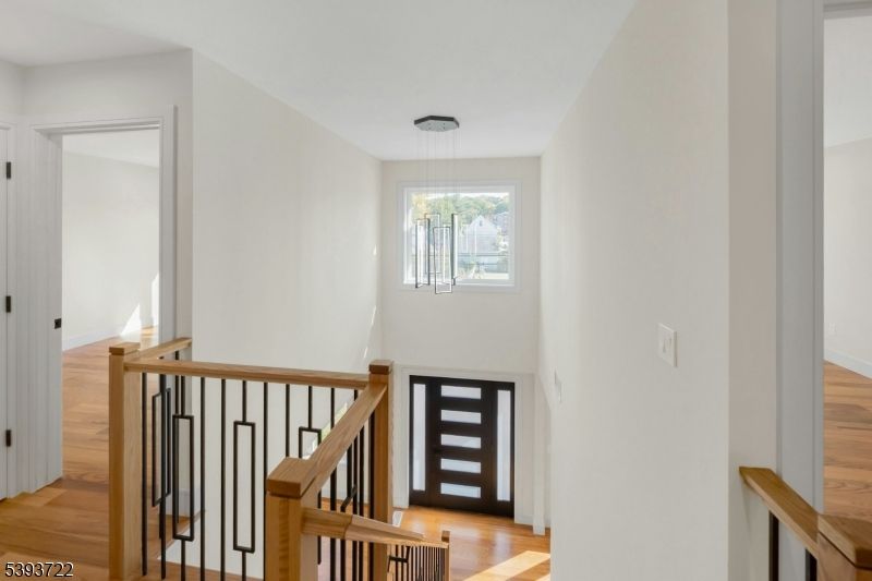Interior, Pendant Lights, Wood Texture Flooring