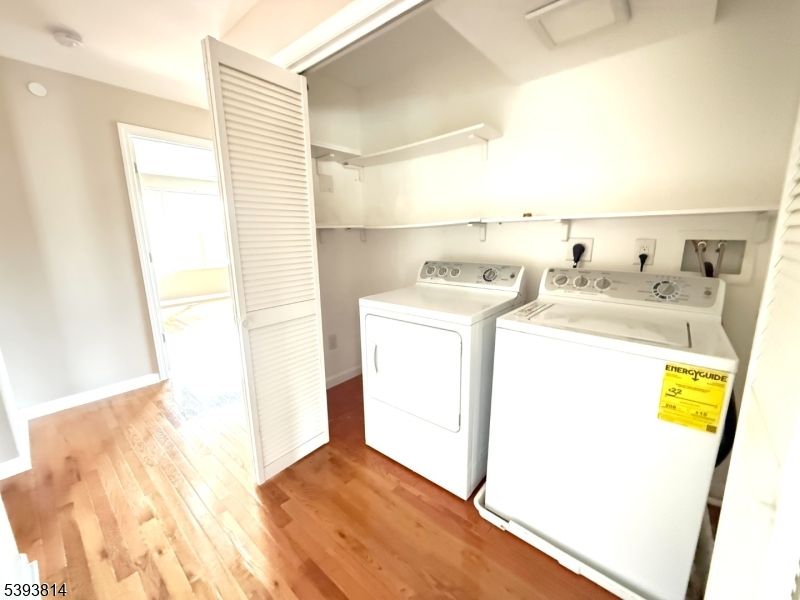 Interior, Utility Closets, Washer, Wood Texture Flooring