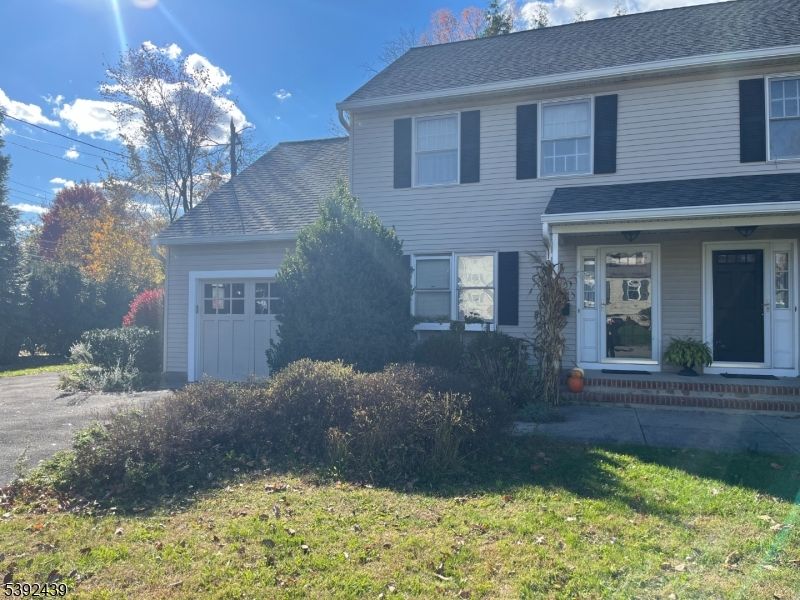 Attached, Exterior, Facade, Georgian