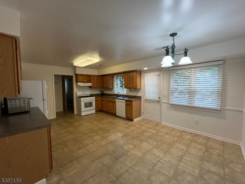 Chandelier, Interior, Kitchen, Recessed Lighting