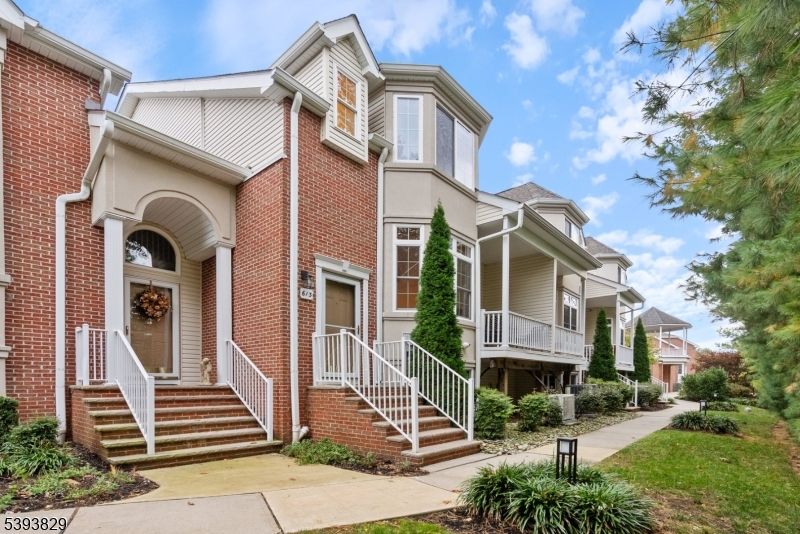 Exterior, Facade, Brick Facade, Rowhouse