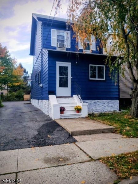 Exterior, Facade, Cape Cod