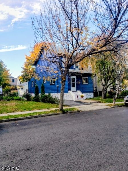 Exterior, Facade, Cape Cod