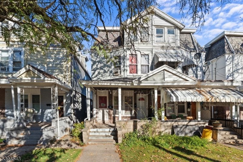 Exterior, Facade, Queen Anne Victorian