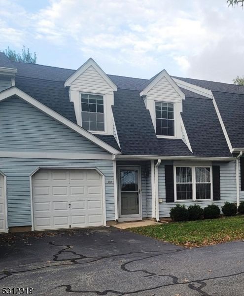 Attached, Exterior, Facade, Cape Cod