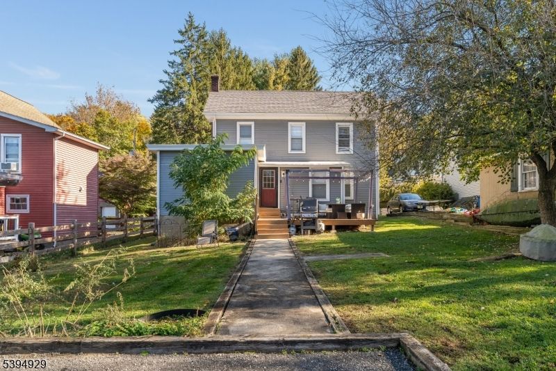 Backyard, Exterior, Facade, American Foursquare