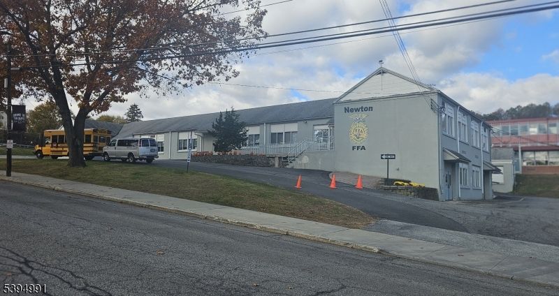 Exterior, Facade, None