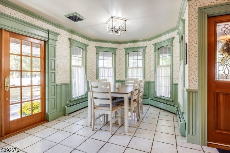Chandelier, Dining room, Interior