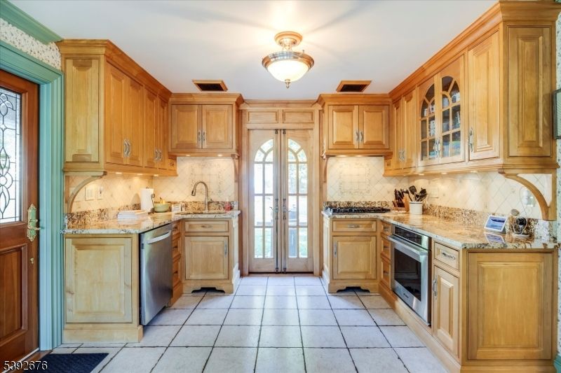 Interior, Kitchen, Stainless Steel Appliances
