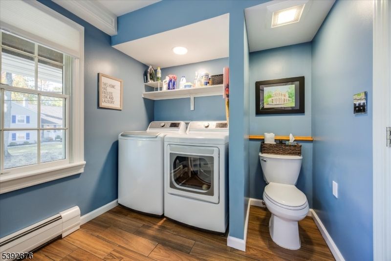 Interior, Recessed Lighting, Washer, Wood Texture Flooring