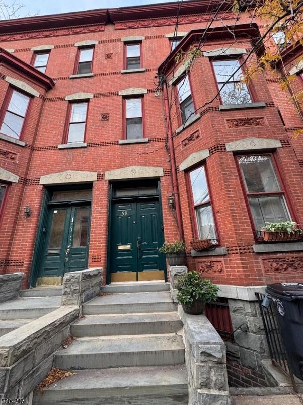 Exterior, Facade, Brick Facade, Rowhouse