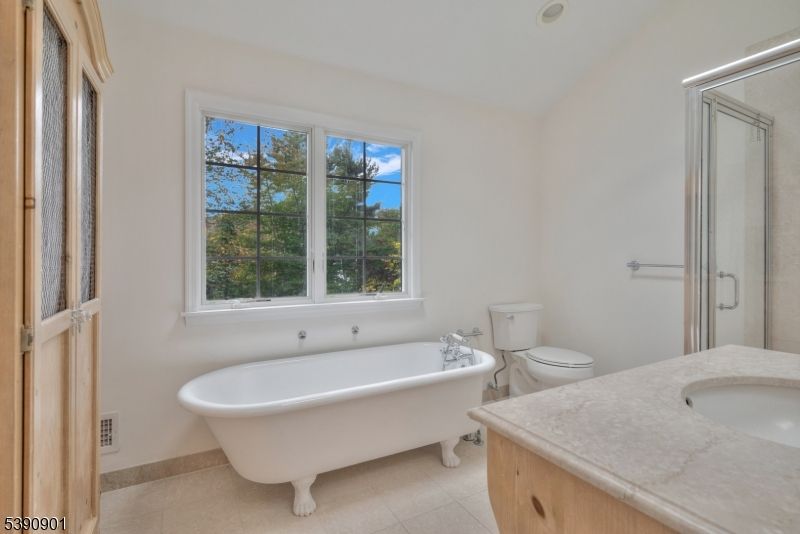 Bathroom, Free Standing Baths, Interior