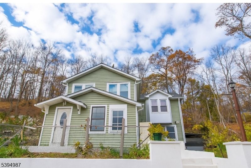 Exterior, Facade, American Craftsman