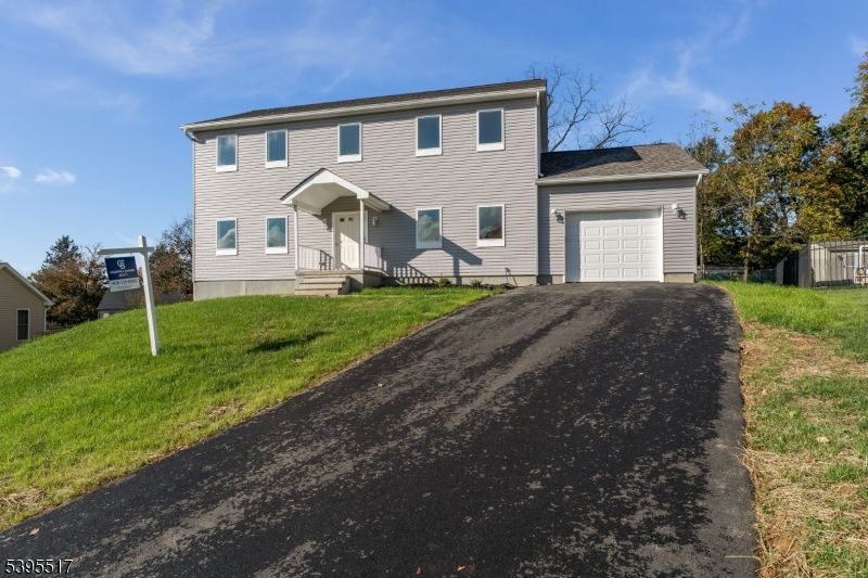 Attached, Exterior, Facade, Georgian