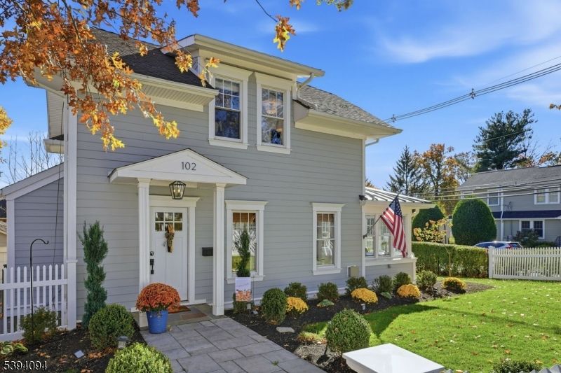 Exterior, Facade, Georgian