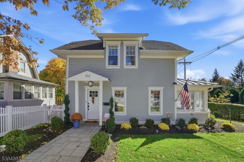 Exterior, Facade, Georgian