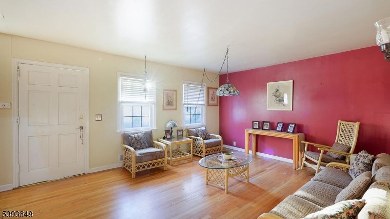 Interior, Living room, Pendant Lights, Wood Texture Flooring
